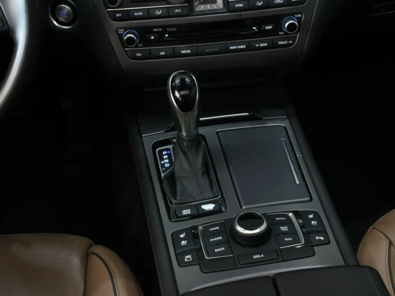 2016 Hyundai Genesis ROYAL 5.0 V8 Cylinders Engine Black Tan SUV AWD