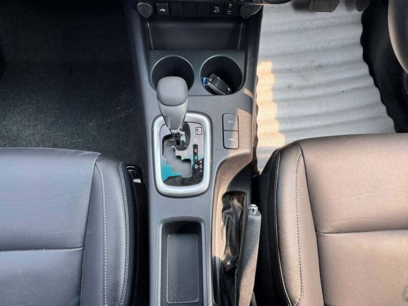 2025 Toyota Hilux TOP-LINE 2.8L 4 Cylinder Diesel Engine White Black RHD