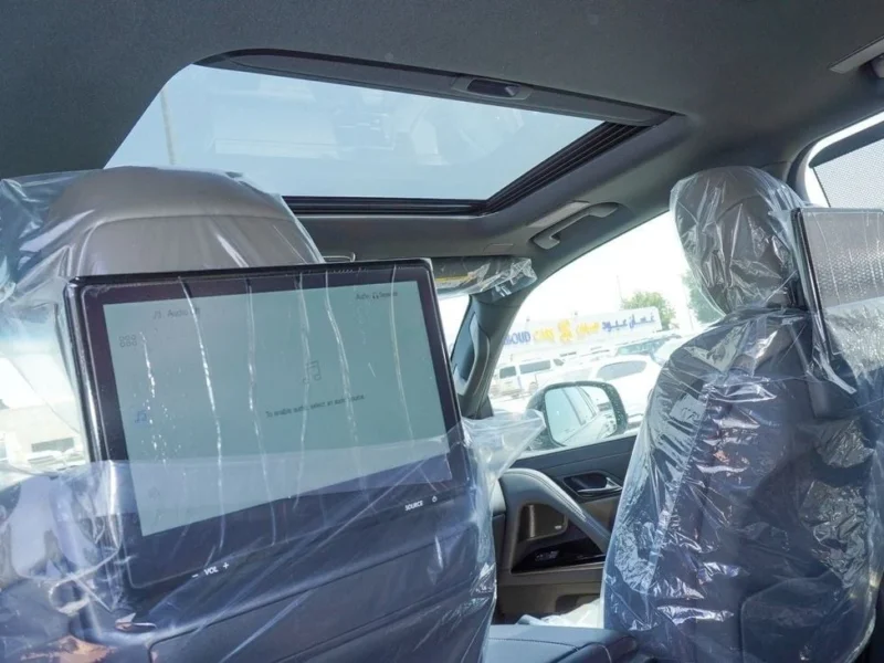 2025 Lexus LX 600 3.5L V6 Cylinder Petrol Engine Green Black SUV GCC