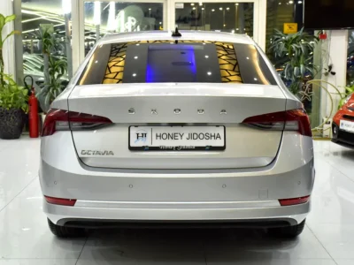 2021 Skoda Octavia Active 4 Cylinders Petrol Engine Silver Black Sedan GCC