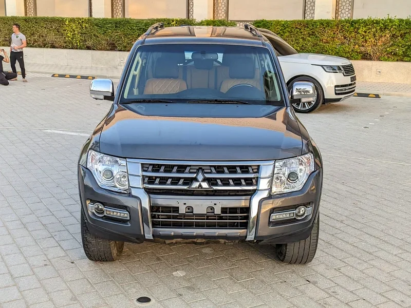 2017 Mitsubishi Pajero GLS V6 3.5L GCC MID OPTION Grey Brown SUV GCC