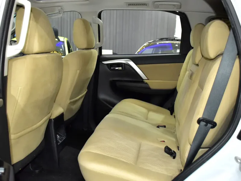 2021 Mitsubishi Montero GLS Sport 6 Cylinder Petrol Engine White Beige SUV GCC