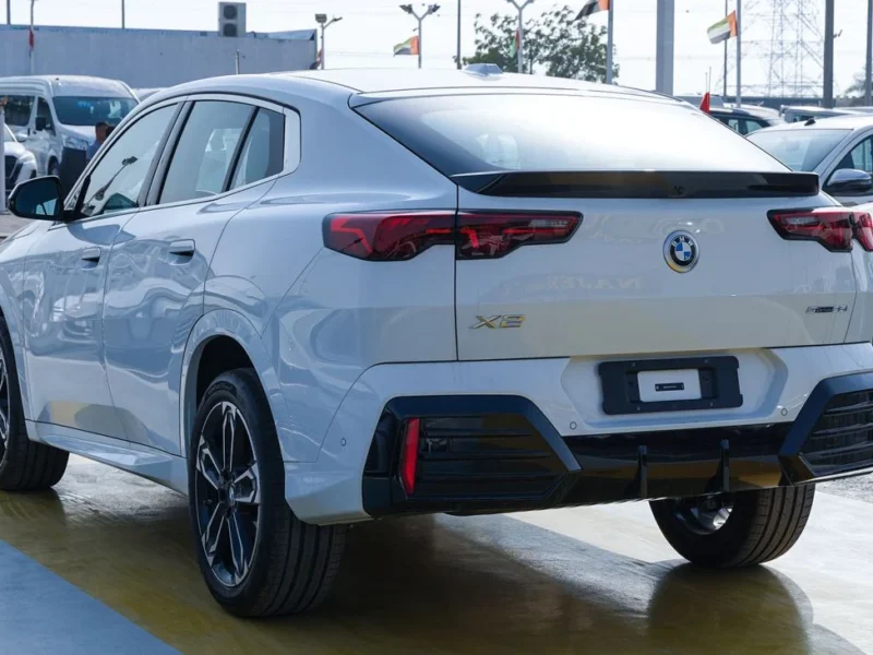 2025 BMW X2 2.0L TwinPower Turbo Inline 4-Cylinder White Black SUV GCC Specs