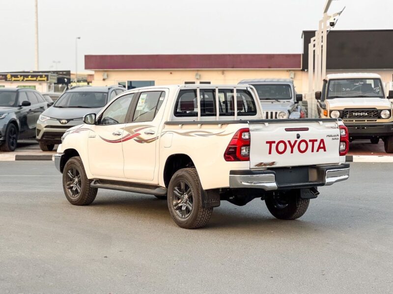 2026 Toyota Hilux 4x4 2.7L DC MT 6 Cylinders Petrol Engine White Red Truck