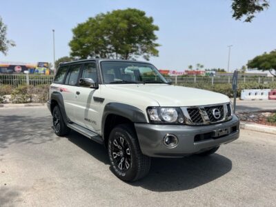 2024 Nissan Patrol Super Safari 4.8L 6-Cylinder In-line White Red SUV GCC Specs