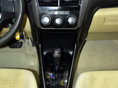 2022 Toyota Yaris S 4 Cylinder Petrol Engine Silver Beige Sedan GCC Specs