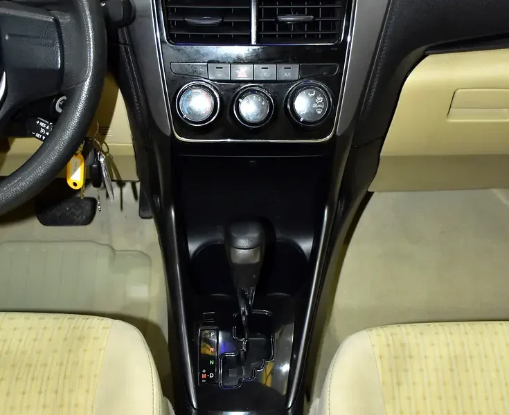 2022 Toyota Yaris S 4 Cylinder Petrol Engine Silver Beige Sedan GCC Specs