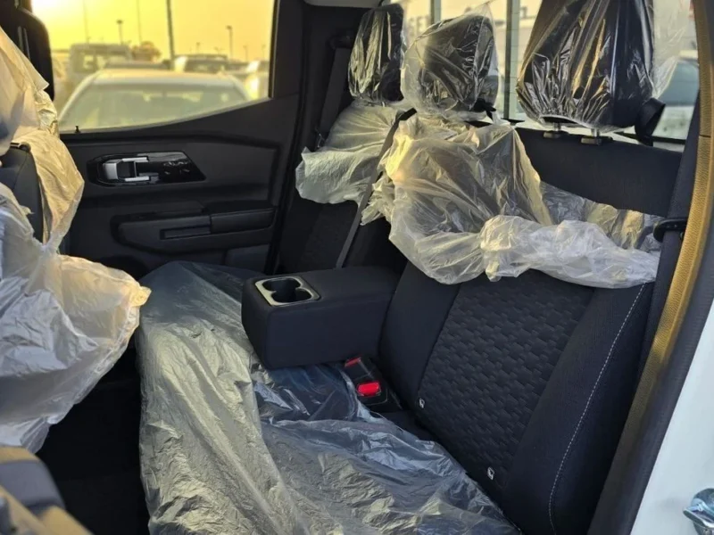 2026 Mitsubishi L200 GL 2.4 L inline-4 Petrol MIVEC White Black Pick UP Truck