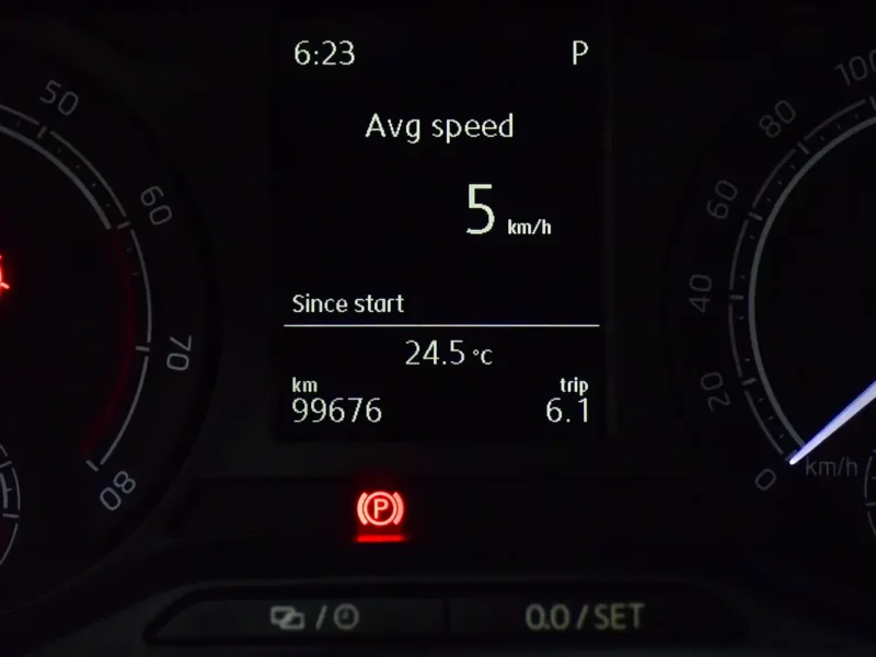 2023 Skoda Kushaq Style 4 Cylinder Petrol Engine White Grey SUV GCC Specs