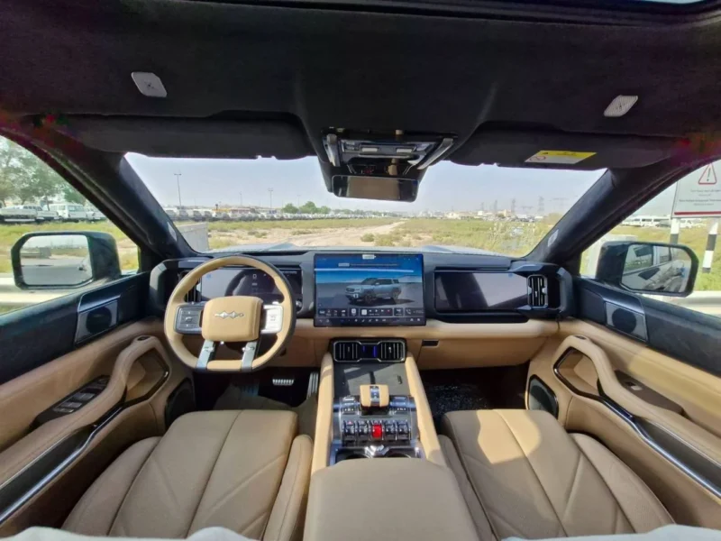 2025 BYD Leopard 8 Smart and Brave Flagship Edition Electric Black Beige SUV