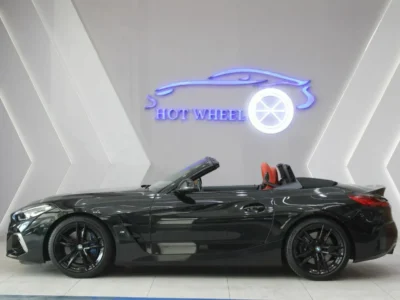 2022 BMW Z4 Sdrive 30i 2.0-liter turbocharged V4 Black Red Convertible GCC