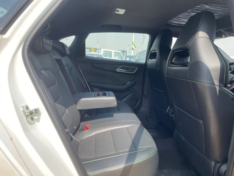 2025 MG MG6 XLINE Trophy 1.5 Litres 4 Cylinders Petrol Engine White Black Sedan