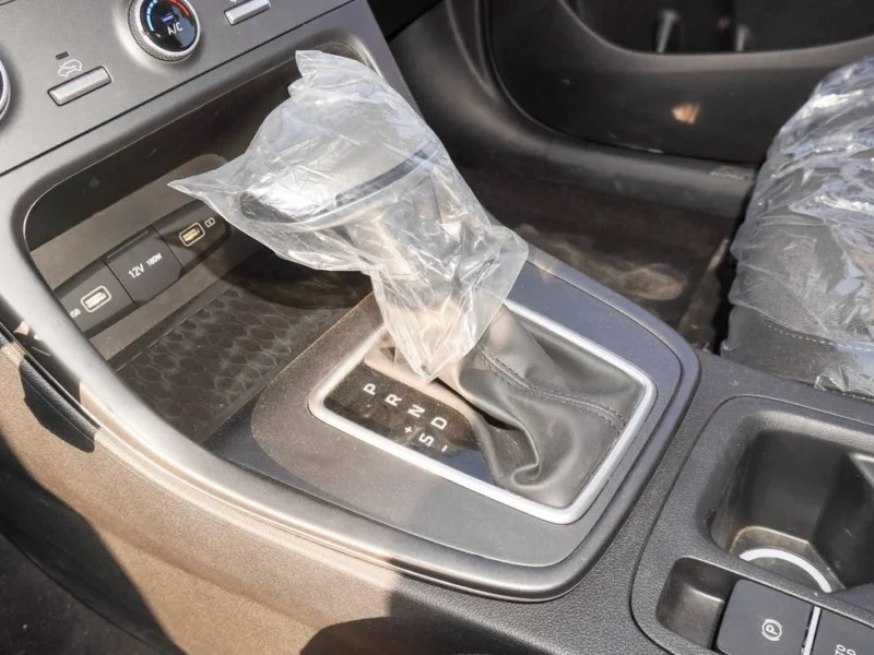 2023 Hyundai Creta 4 Cylinders Petrol Engine White Black SUV GCC Specs