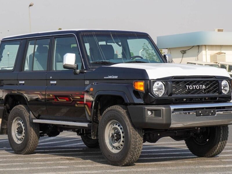 2025 Toyota Land Cruiser Hard Top 4.0L V6 Cylinder Engine AT Black Grey SUV