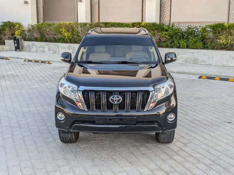2015 TOYOTA PRADO GCC V4 2.7L Black Beige SUV IN EXCELLENT CONDITION