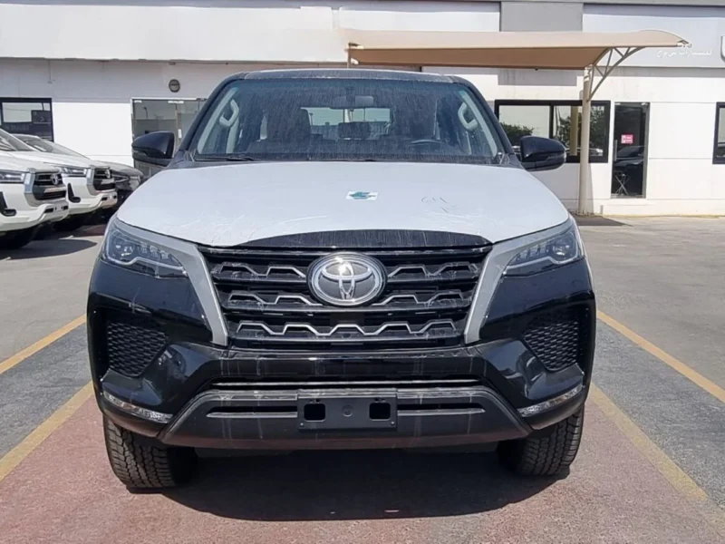 2026 TOYOTA FORTUNER 2.4L DIESEL 4X4 4 Cylinders Engine Black Beige SUV