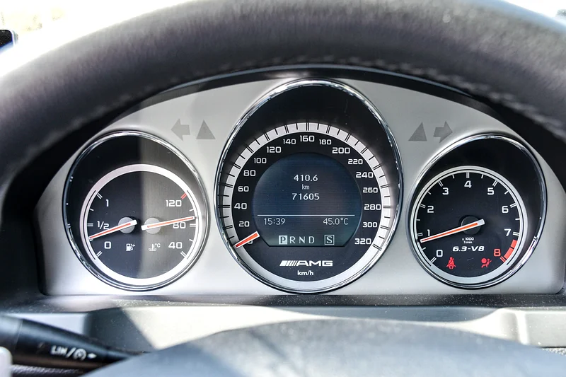 2009 Mercedes-Benz C-Class C63 AMG 8 Cylinder Engine White Beige Sedan