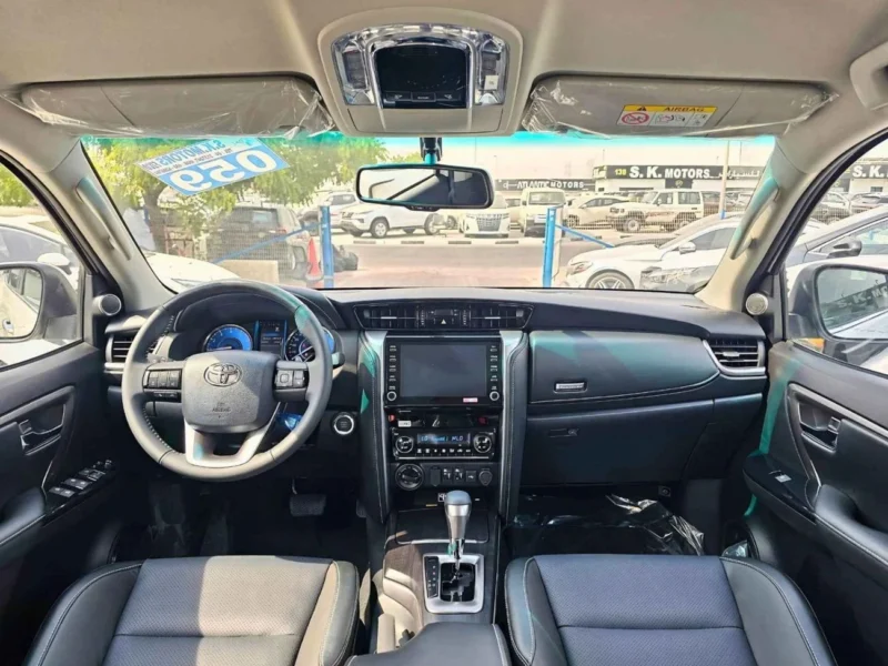 2025 Toyota Fortuner SR5 ADVENTURE 4.0L V6 PETROL White Black SUV GCC