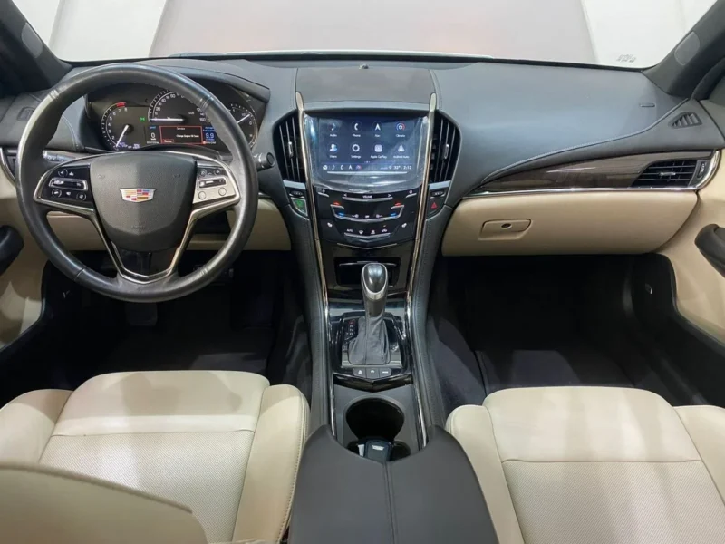 2018 Cadillac ATS 2.0-liter turbocharged 4-cylinder White Beige Sedan AWD