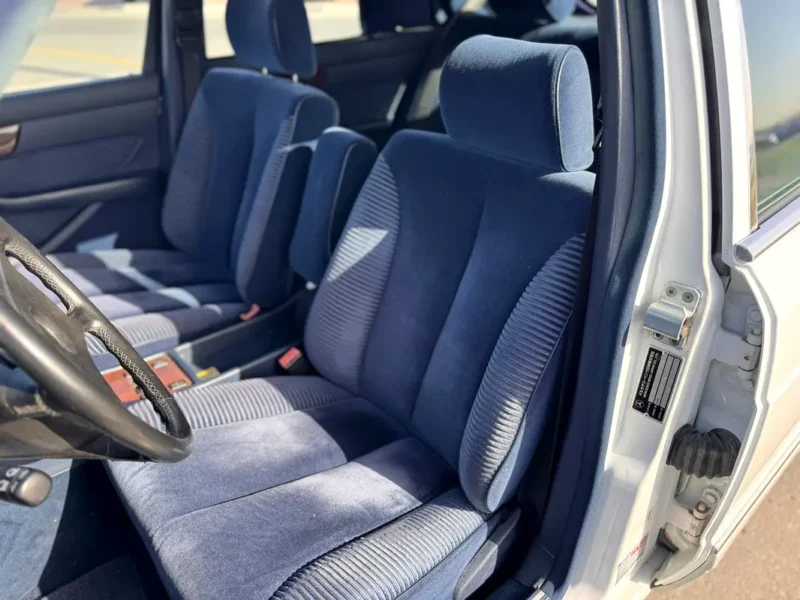 1988 Mercedes-Benz SEL-Class 560 SEL 8 Cylinder Engine White Blue Sedan