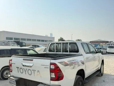 2026 Toyota Hilux SR5 4.0L 6 Cylinders Petrol Engine White Red Pick UP GCC