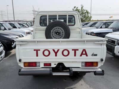 2025 Toyota Landcruiser Pickup 2.8L 4-Cylinder Turbo Diesel MT GCC White Beige SUV