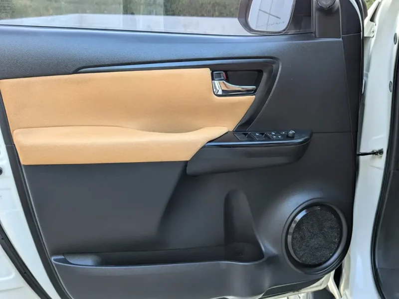 2021 Toyota Fortuner EXR 4X4 V4 Engine 2.7 Liters White Brown SUV GCC