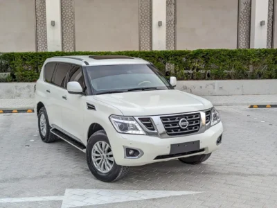 2017 Nissan Patrol SE 6 Cylinder Petrol Engine White Beige SUV GCC Specs