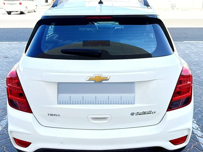 2020 Chevrolet Trax LS 4 Cylinder Petrol Engine White Grey SUV GCC Specs