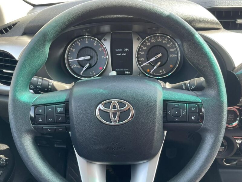 2025 Toyota Hilux PETROL GLX 2.7L 4 Cylinders Double Cab 4WD MT White Red Pick UP