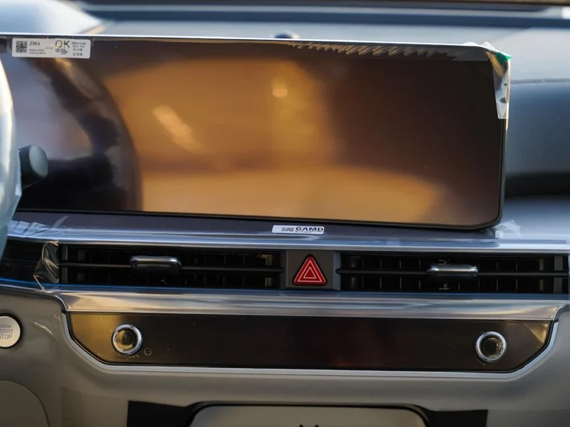 2026 Kia Sorento 3.5-liter 6 Cylinder Petrol Engine White Beige SUV GCC Specs