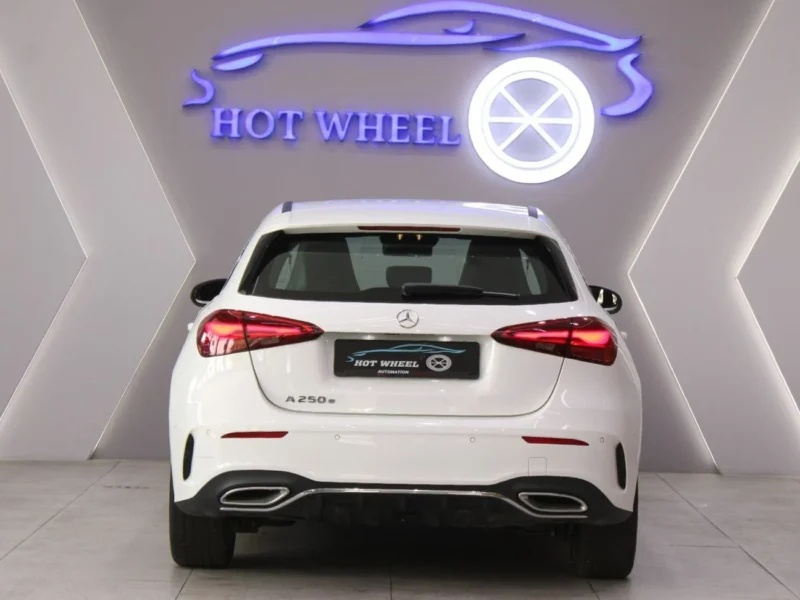 2023 Mercedes-Benz A 250 1.3L Inline-4 Turbo + Electric Motor White Black Hatchback