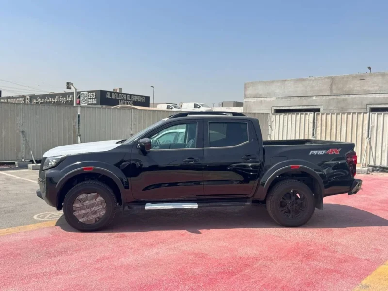 2025 NISSAN NAVARA DOUBLE CABIN PRO 2.5L 4 Cylinders DIESEL Black Pick UP