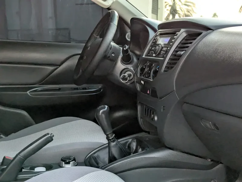 2021 Mitsubishi L200 4X4 4 Cylinder Diesel Engine White Grey Pickup GCC Specs