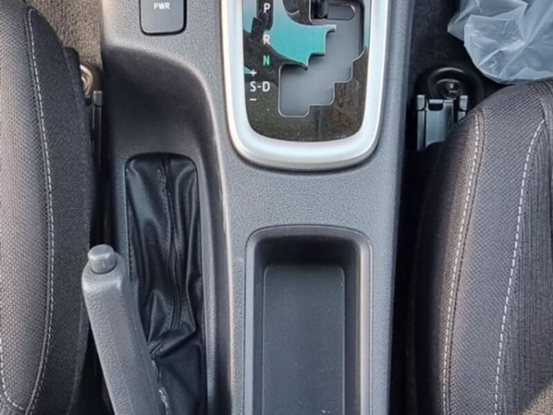 2025 TOYOTA HILUX 2.4L DIESEL DOUBLE CABIN 4X4 GLX White Black Pick UP