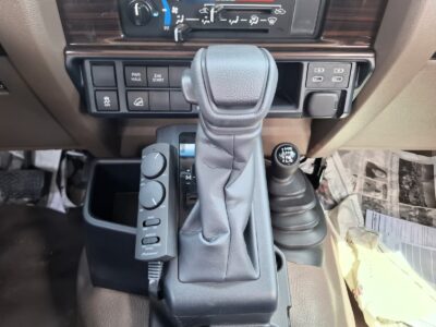 2025 Toyota LC Pickup DC AT 2.8L 4-cylinder Turbo Diesel Diff Lock Red Tan