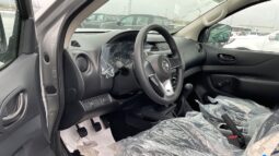 2024 Nissan Navara 2.3 L Turbo-Diesel inline‑4 Cylinder Engine White Black Pick Up