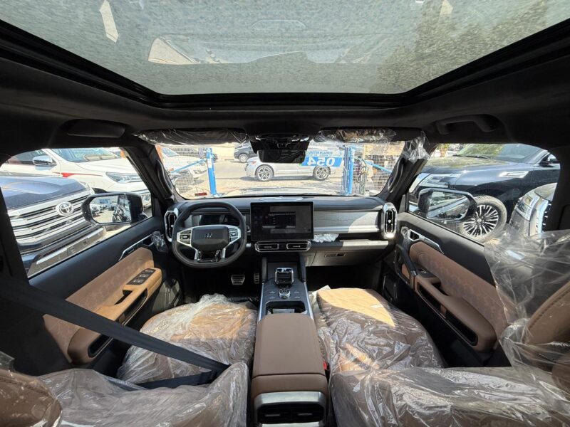 2025 Jetour T2 2.0L Turbo Petrol 4-Cylinder Petrol Engine Black Tan SUV