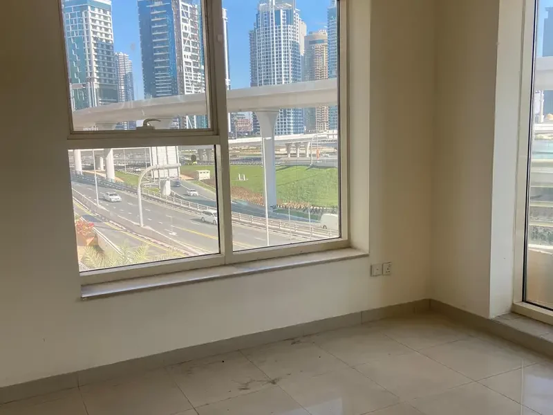 Spacious | 2 Bed | Balcony | Parking