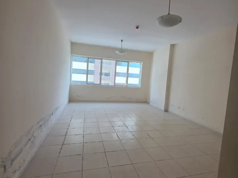 READY TO MOVE | 1 BED | UNFURNISHED | CAR PARK