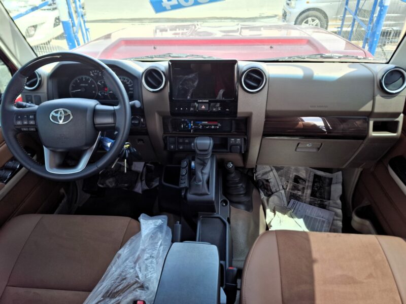 2025 Toyota LC Pickup DC AT 2.8L 4-cylinder Turbo Diesel Diff Lock Red Tan