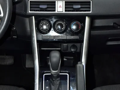 2022 Mitsubishi Xpander Medium line 4 Cylinder Petrol Engine White Black Crossover