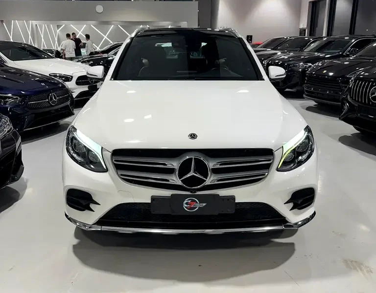 2018 Mercedes-Benz GLC GLC 250 4MATIC 4 Cylinders Engine White Brown Crossover