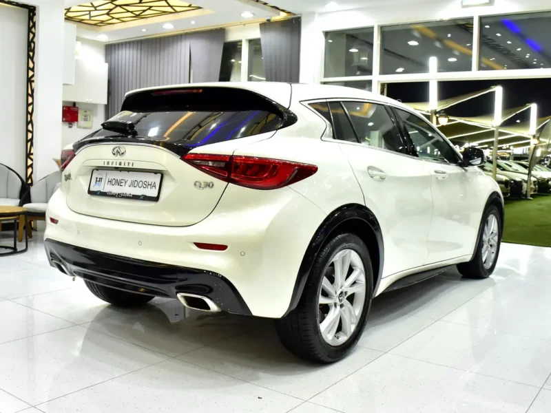 2018 Infiniti Q30 Comfort 4 Cylinder Petrol Engine White Black Hatchback GCC