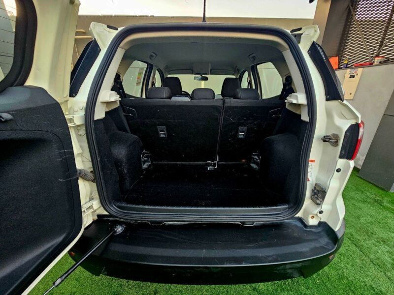 2021 Ford EcoSport GCC 1.5 Liters 4 Cylinders Petrol Engine White Black SUV