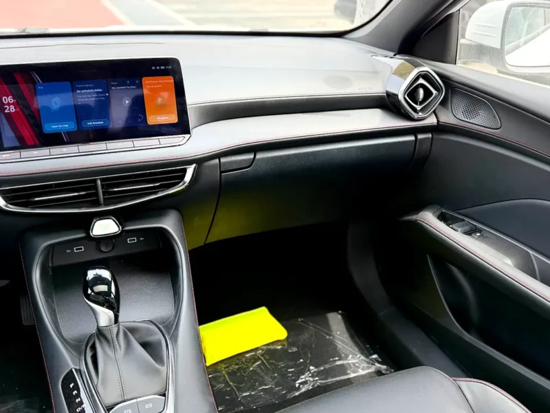 2025 MG MG5 Luxury 4 Cylinder Petrol Engine White Black Sedan