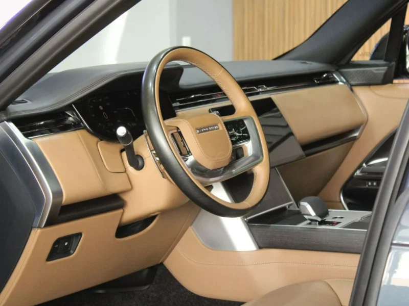 2025 Land Rover Range Rover Vogue P550 Autobiography 3.0L Turbocharged-6 Blue Tan