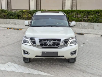 2017 Nissan Patrol SE 6 Cylinder Petrol Engine White Beige SUV GCC Specs