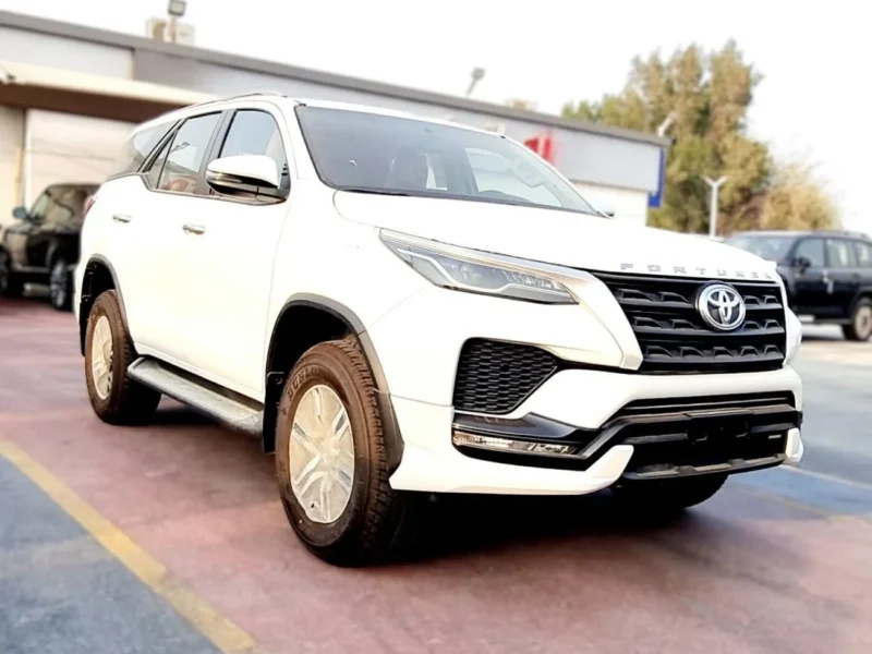 2025 TOYOTA FORTUNER 2.7L PETROL GR-KIT 4 Cylinders Engine White Black SUV GCC
