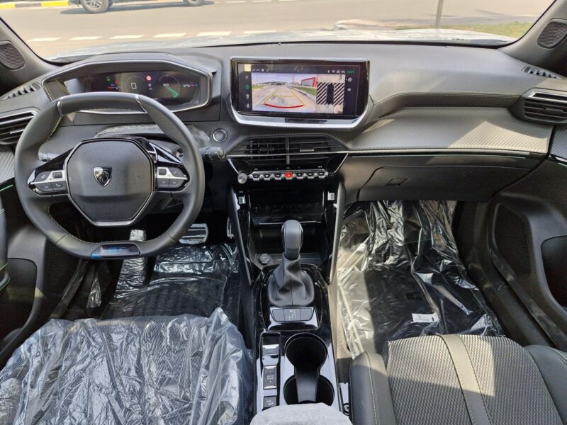 2025 Peugeot 2008 Active GCC 1.2L 4 Cylinder Engine CUV FWD White Black SUV